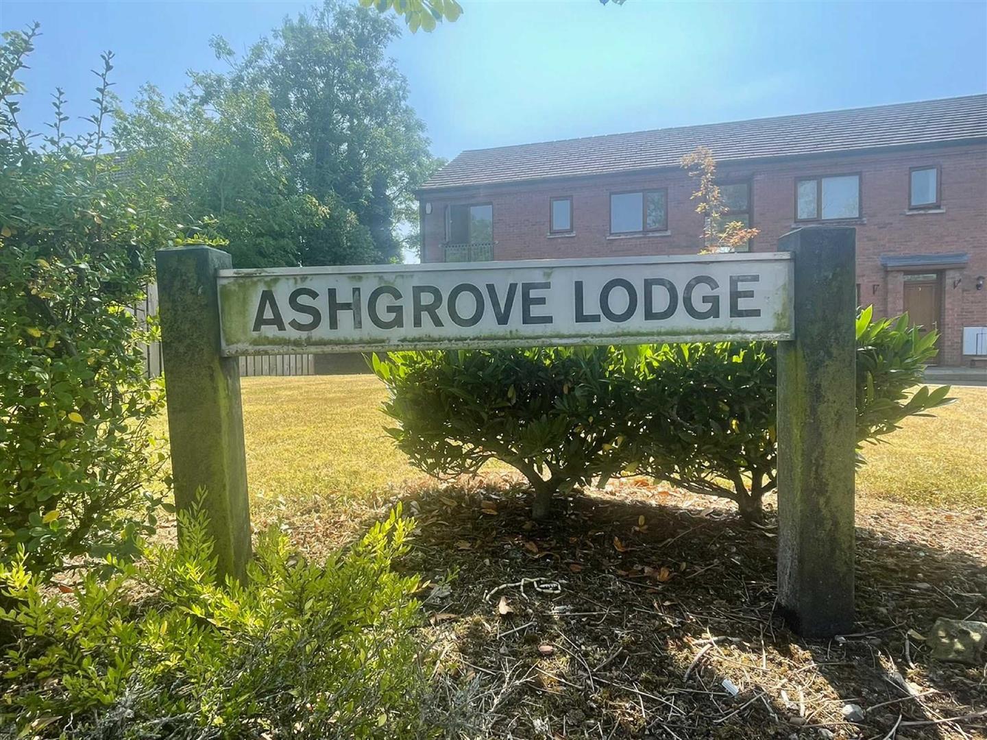 13 Ashgrove Lodge